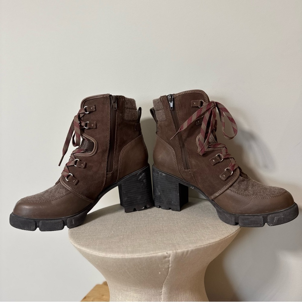 NATURALIZER Myla Brown Leather Heeled Lace Up Boots (US 9) - Picture 2 of 8